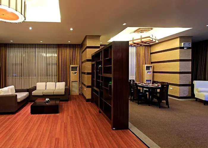 Parklane International Hotel 3*