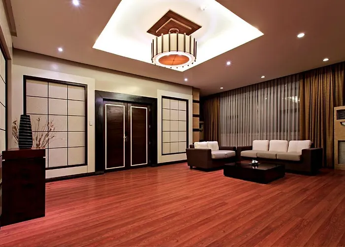 Hotel Parklane International