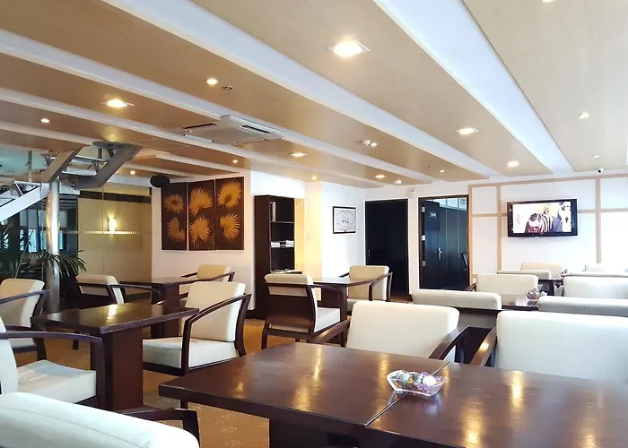 Hotel Parklane International